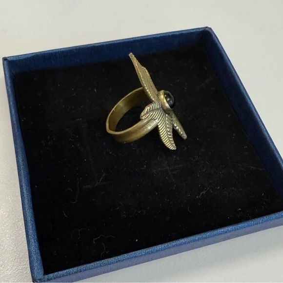Gold Starfish Ring with Black Stone - Picture 3 of 10